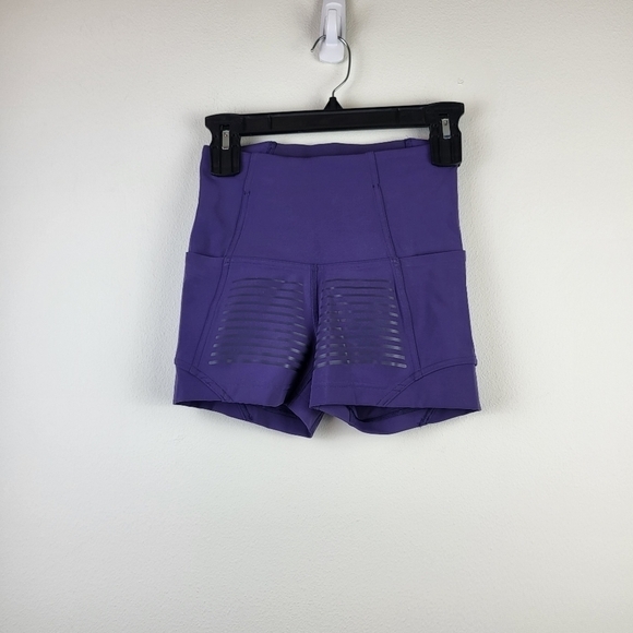 Lululemon Rogue Renegade HR shorts 2.5" Size 4 Purple - Picture 1 of 6